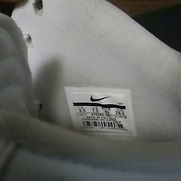 Pair of graffiti Air Force ones hightop with strap - Picture 6 of 8